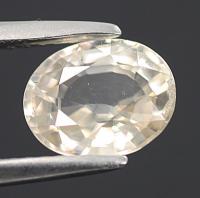 gemstone: เพทาย (Zircon) size: 8.3x6.8x3.8 carat: 2.23Ct.