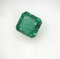 พลอยมรกต Emerald อัญมณีสีเขียว เสริมดวงวันพุธ เสริมราศีพฤษภา พลอยดิบ พลอยแท้ มีใบเซอร์ โคลัมเบีย แซมเบีย