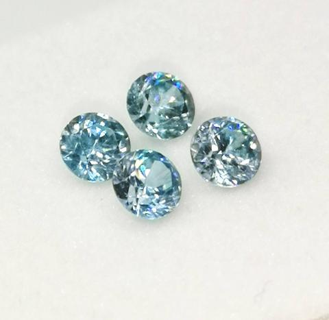 Blue Zircon พลอยเพทาย สีฟ้า อัญมณี พลอยเสริมดวง ราศีธนู เพชร พลอยแท้ ราคาโรงงาน พลอยธรรมชาติ วันศุกร์ พลอยจันทบุรี