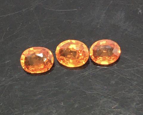 g1-203-4 พลอยออเร้นซัฟไฟร์ orange sapphire พลอยสีส้ม ออเร้นซัฟไฟร์ orange sapphire พลอยเสริมดวงวันพฤหัส พลอยแท้ราคาโรงงาน พลอยเผาเก่า พลอยจันทบุรี รับทำเครื่องประดับ พลอยมีใบรับประกัน