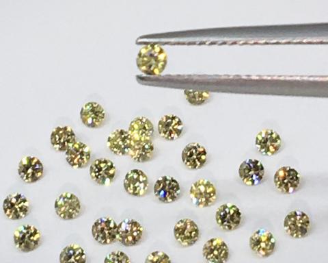 Zircon พลอยเพทายดิบ พลอยแท้ อัญมณีสีทอง ดูดวง เพชรสีเหลือง เสริมดวง พลอยสด ไม่เผา เพชร ราศี เมษ แหวนเพชร มีใบเซอร์ฯ