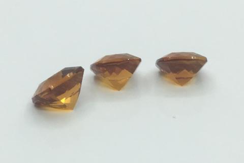 Citrine  yellow natural gemstone พลอย ซิทริน อัญมณี แก้ชง เสริมดวง ดูดวง  สีเหลือง ทอง พลอยบุษราคัม เสริมราศี พลอยดิบ ใบเซอร์ 