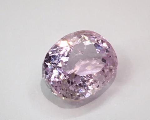 kunzite พลอยคุนไซด์ คันไซด์ พลอยสีชมพู พลอยดิบ อัญมณีสีชมพู เสริมดวง วันอังคาร ของแท้ ราคาถูก