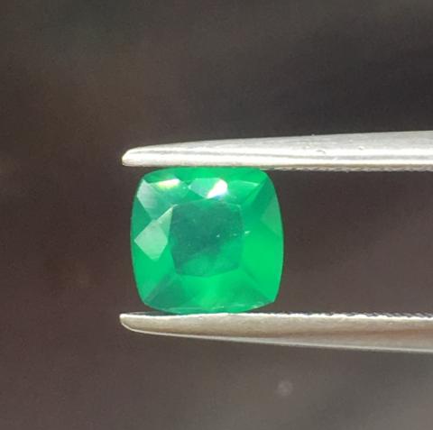 g1-597-28 green agate agate อัญมณีสีเขียว พลอยเขียวส่อง พลอยมรกต เสริมดวง ดูดวง ราศีพฤษ green sapphire emerald ราคาถูก ของแท้