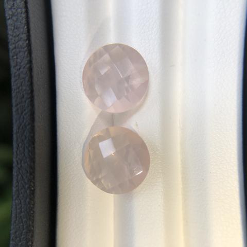 rose quartz ควอทซ์สีกุหลาบ อัญมณีสีชมพู หินมงคล เสริมดวงความรัก หินโชคลาภ geminlove ต่างหู พลอยดิบ โรสควอทซ์ อัญมณีแก้ชง