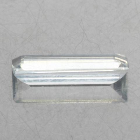 aquamarine พลอยแท้ อะความารีน สีฟ้าอ่อน เสริมดวง แก้ชง ดูดวง  พลอยธรรมชาติ  natural gemstone ราศีมีน