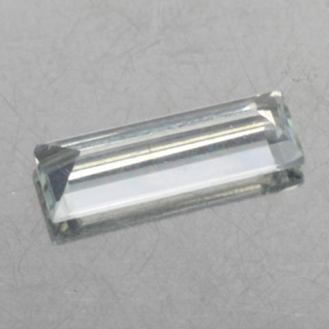 aquamarine พลอยแท้ อะความารีน สีฟ้าอ่อน เสริมดวง แก้ชง ดูดวง  พลอยธรรมชาติ  natural gemstone ราศีมีน