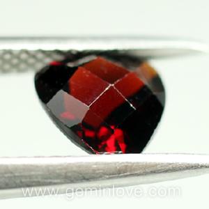 garnet พลอยโกเมน สีแดง พลอยแท้ เดือนมกราคม การ์เน็ต แหวน พลอยไทย  สร้อย แก้ชง ดูดวง เสริมดวง ราศีมกรา