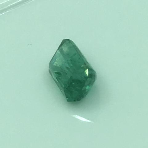  พลอยมรกต Emerald อัญมณีสีเขียว เสริมดวงวันพุธ เสริมราศีพฤษภา พลอยดิบ พลอยแท้ มีใบเซอร์ โคลัมเบีย แซมเบีย