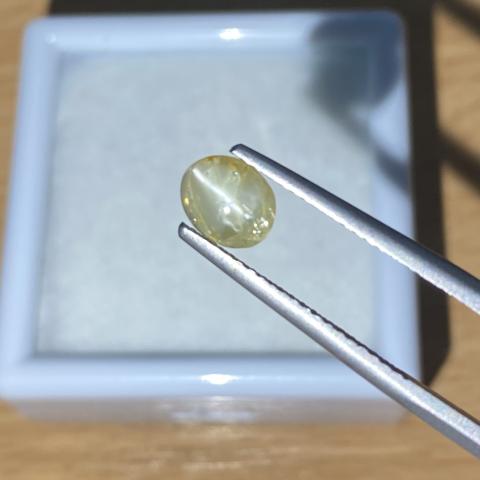 พลอยไพฑูรย์ตาแมว Chrysoberyl cat's eye พลอยนพเก้า พลอยเสริมดวงวันพุธ พลอยดิบไม่เผา พลอยไทย พลอยแท้ มีใบเซอร์ พลอยตาที่สาม พลอยเสริมดวงปีเถาะ มะโรง กุน