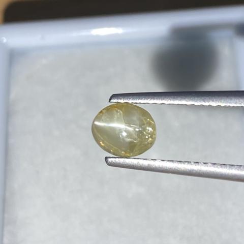พลอยไพฑูรย์ตาแมว Chrysoberyl cat's eye พลอยนพเก้า พลอยเสริมดวงวันพุธ พลอยดิบไม่เผา พลอยไทย พลอยแท้ มีใบเซอร์ พลอยตาที่สาม พลอยเสริมดวงปีเถาะ มะโรง กุน