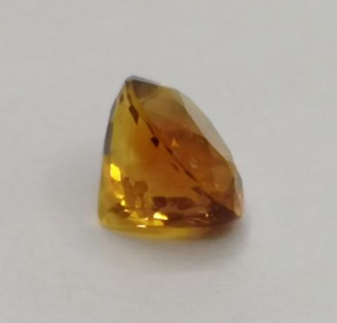 Citrine yellow natural gemstone พลอย ซิทริน อัญมณี แก้ชง เสริมดวง ดูดวง หัวใจ heart สีเหลือง ทอง พลอยบุษราคัม เสริมราศี