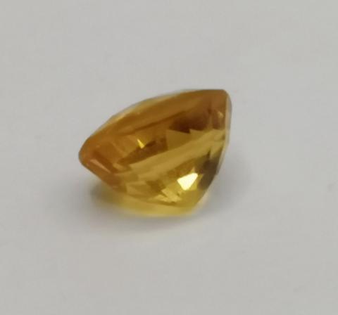 Citrine yellow natural gemstone พลอย ซิทริน อัญมณี แก้ชง เสริมดวง ดูดวง หัวใจ heart สีเหลือง ทอง พลอยบุษราคัม เสริมราศี