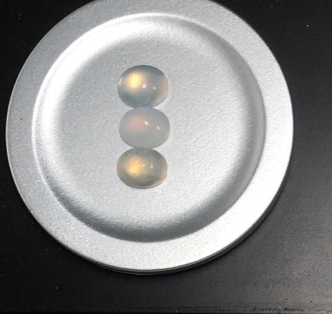 moonstone มูนสโตน พลอยมุกดาหาร พลอยดิบธรรมชาติ พลอยเสริมราศีเมถุน อัญมณีนพเก้า เสริมดวง กำไลหิน พลอยแท้ราคาส่ง พลอยสายมู