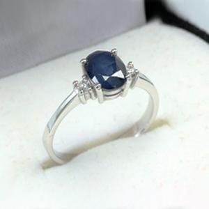 Blue Sapphire Ring แหวน พลอยแท้ พลอยไพลิน จันทบุรี อัญมณี สีน้ำเงิน  ราศีกันย์ เสริมดวง แก้ชง ดูดวง ต่างหูพลอย