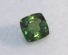 พลอยซัฟไฟร์สีเขียว พลอยเขียวส่อง พลอยมรกตจันท์ พลอยบางกะจะ พลอยสีเขียว ดูดวง เสริมดวงโชคลาภ แหวน อัญมณีวันพุธ เสริมราศีพฤษ green sapphire พลอยแท้ราคาโรงงาน พลอยจันทบุรี