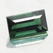 พลอยกรีนทัวร์มาลีน 1.61 กะรัต gemstone: กรีนทัวมาลีน-Green Tourmaline size: 8.5x4.8x4.3 carat: 1.61Ct.