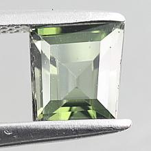 พลอยกรีนทัวร์มาลีน 1.17 กะรัต gemstone: กรีนทัวมาลีน-Green Tourmaline size: 6.5x6.0x4.2 carat: 1.17Ct.