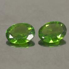 พลอยกรีนโครมดิออพไซด์ 2 เม็ด gemstone: โครมดิออพไซด์-Chrome Diopside size: 7.0x5.0 carat: 1.84Ct.