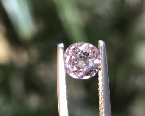 พลอยสปิเนล spinel พลอยพม่า พลอยดิบไม่เผา พลอยสีม่วงพาสเทล พลอยสีหวาน gemstone พลอยเสริมดวง พลอยแท้ราคาถูก