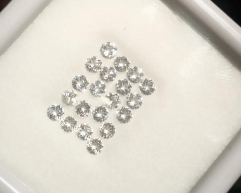 White Topaz พลอยไวท์โทพาส พลอยขาว พลอยมิล พลอยเล็ก พลอยสายมู  พลอยแท้ พลอยร่วง เพชร พลอยกลมเล็กๆ พลอยมิล พลอยโรงงาน