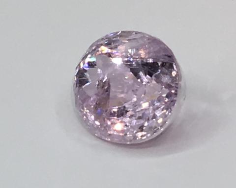 kunzite พลอยคุนไซด์ คันไซด์ พลอยสีชมพู พลอยดิบ อัญมณีสีชมพู เสริมดวง วันอังคาร ของแท้ ราคาถูก