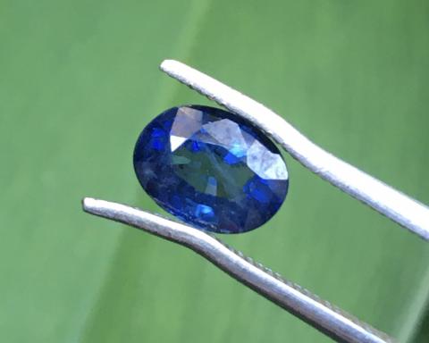 Blue Sapphire Ruby  กำไล สร้อยข้อมือ พลอยแท้ราคาถูก พลอยไพลิน   จันทบุรี อัญมณีสีน้ำเงิน  ราศีกันย์ เสริมดวง แก้ชง ดูดวง สร้อยข้อมือ กำไล พลอยมีใบเซอร์