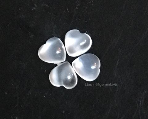 g1-536-16 moonstone มูนสโตน พลอยมุกดาหาร moonstone มูนสโตน พลอยมุกดาหาร พลอยตาแมว cat eye พลอยราศีเมถุน พลอยทรงหัวใจ อัญมณีสีขาวขุน นพเก้า พลอยเมืองจันท์ พลอยแท้ราคาโรงงาน