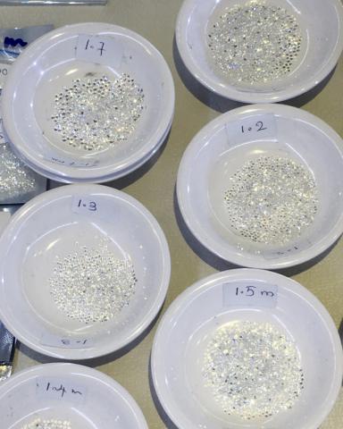 White Topaz พลอยไวท์โทพาส พลอยขาว พลอยมิล พลอยเล็ก พลอยสายมู  พลอยแท้ พลอยร่วง เพชร พลอยกลมเล็กๆ พลอยมิล พลอยโรงงาน